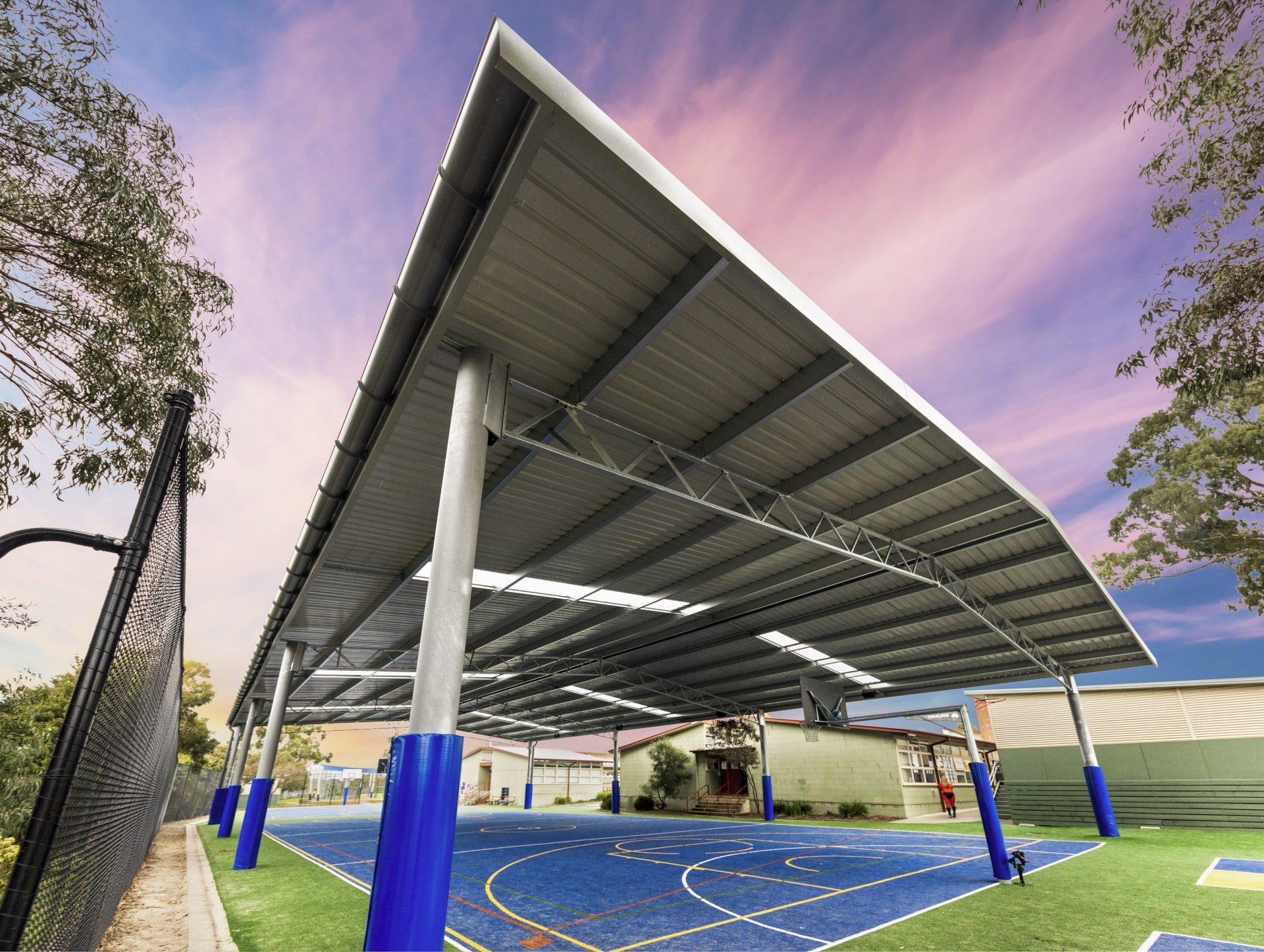 Steel sports court shade cover