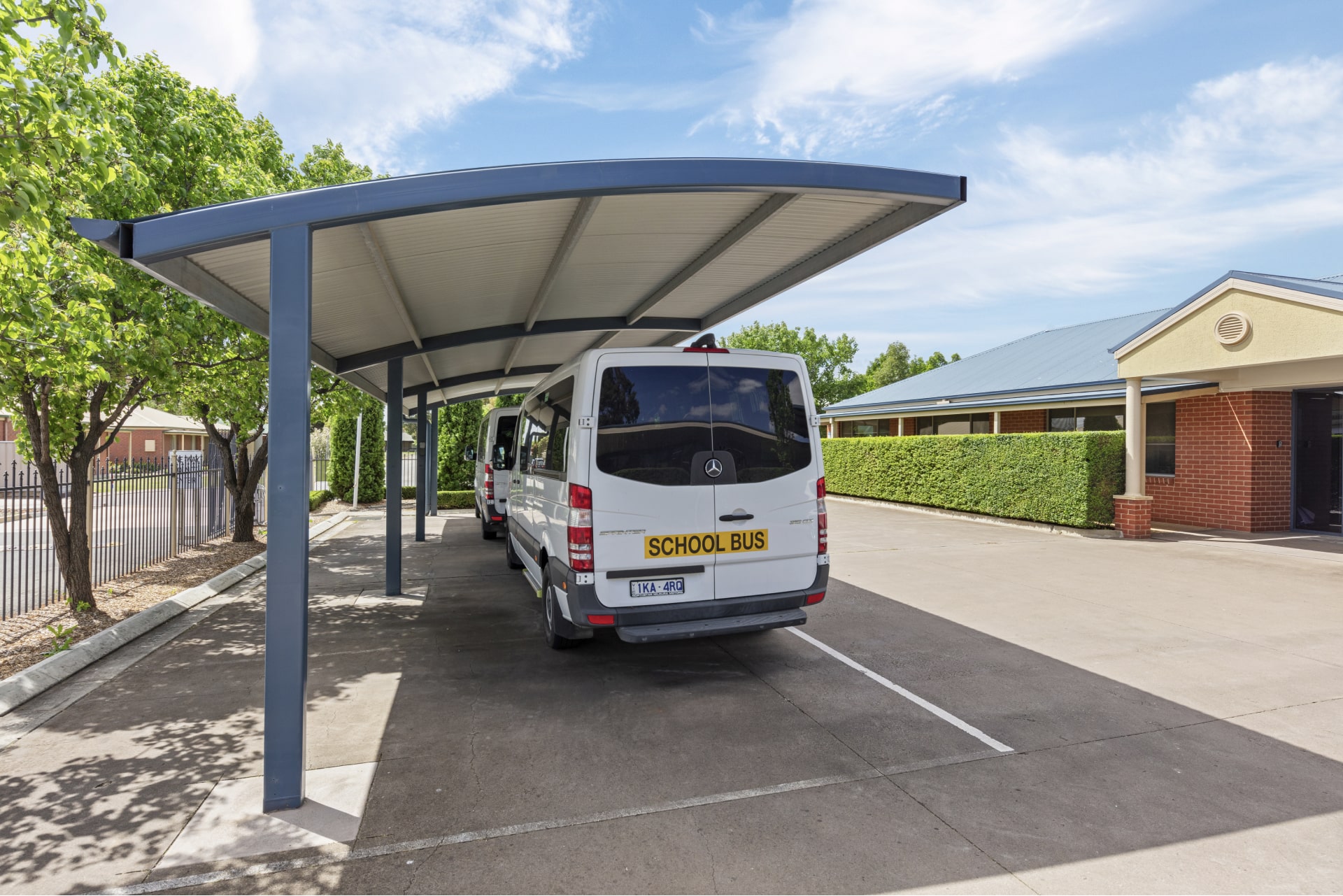 Steel Bus Shelter Cantilever Shade Structure